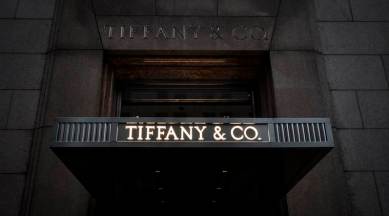 FILE -- The flagship store of Tiffany & Co. on Fifth Avenue in New York, April 4, 2017. LVMH Mot Hennessy Louis Vuitton, the worldÕs largest luxury goods company, is close to completing a deal to buy Tiffany & Company, according to people briefed on the acquisition. The combination, worth $16.7 billion, would be the largest ever in the luxury sector. (John Taggart/The New York Times)