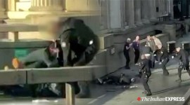 London, London Bridge attack, Public praised for pinning the suspect pinned down before police arrived, #LondonBridge, Public hailed as hero in London Bridge Attack, Viral videos, Trending, Indian Express news
