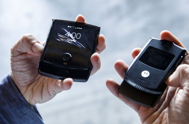 Moto Razr, the iconic flip phone is back, but with a foldable screen ...