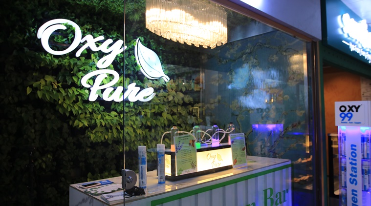 Delhi’s first Oxygen bar, Oxygen bar, Aroma Therapy, Oxy Pure oxygen bar, Oxy Pure Saket, Delhi pollution, Pure Oxygen, Lifestyle, Indian Express news