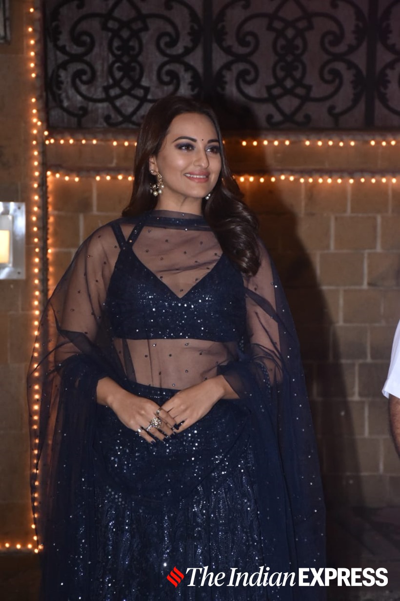 Vidya Balan Makes Black Lucky For Us In 45k Black Lehenga And Stunning  Accessories, See Pic | IWMBuzz