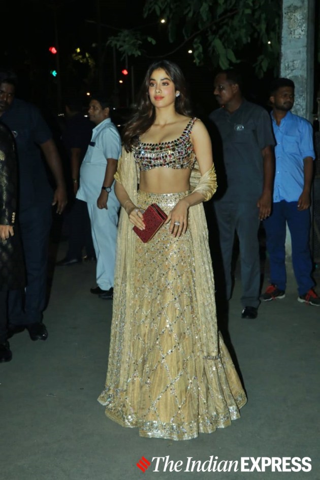 lehenga designs, lehenga for wedding, lehenga ethnic wear, kareena kapoor latest photos, karisma kapoor latest photos, ananya pandey latest photos, sonakshi sinha latest photos, diana penty latest photos, lifestyle, indian express, celeb fashion