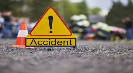 road accident, car overturns, Mumbai news, Maharashtra news, Indian express news