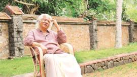 ‘Don’t know why mainstream films are included in festivals’