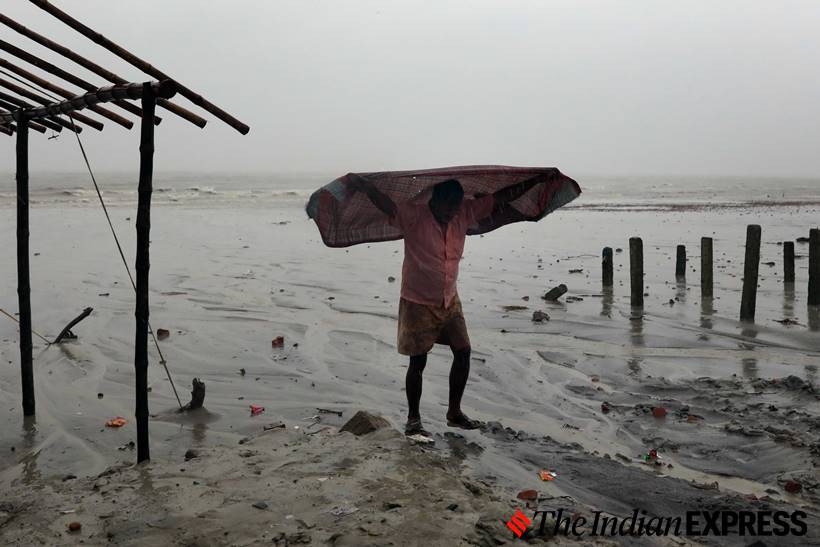 cyclone bulbul, cyclone bulbul kolkata, cyclone bulbul photos, cyclone bulbul latest news, indian express news