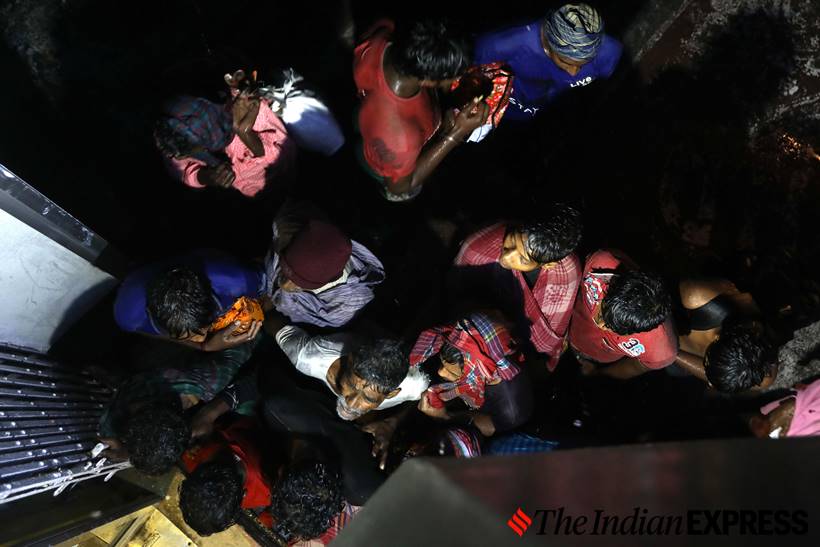 cyclone bulbul, cyclone bulbul kolkata, cyclone bulbul photos, cyclone bulbul latest news, indian express news