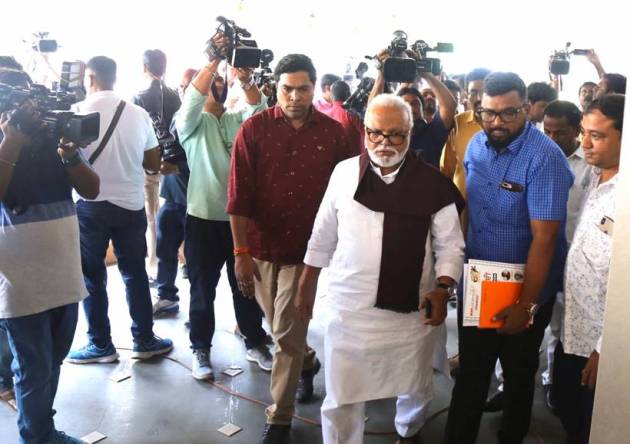 Maharashtra govt formation, Shiv Sena, Maharashtra government formation, Maharashtra govt talks, Shiv Sena, NCP, Shiv Sena NCP, NCP Shiv Sena, Matoshree, Uddhav Thackeray, Sharad Pawar, India news, Indian Express