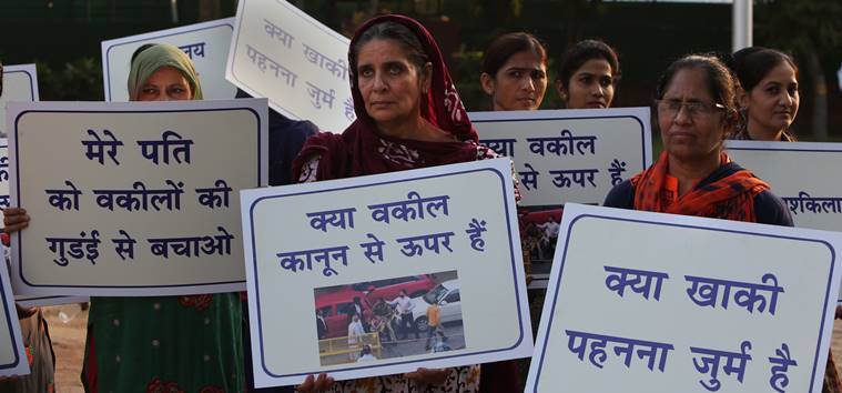 Delhi police protests, Tis hazari court violence, Lawyers-police clash at saket court, Delhi police, delhi news, Indian express