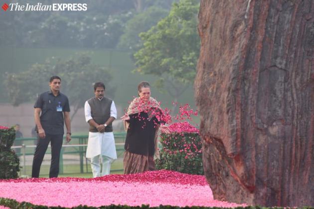 Indira gandhi, indira gandhi birth anniversary photos, Indira gandhi birth anniversary, Indira gandhi birthday, Indira gandhi 102 birth anniversary, Modi on Indira gandhi, Congress on Indira gandhi, Indira gandhi tributes, sonia gandhi on Indira gandhi, rahul gandhi on Indira gandhi