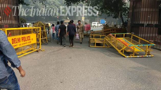 jnu protest, jnu protest images, jnu protest news, jnu protest photos, jnu protest students clash with police images, jnu protest photo gallery, indian express images