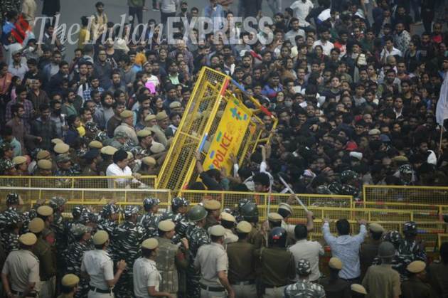jnu protest, jnu protest images, jnu protest news, jnu protest photos, jnu protest students clash with police images, jnu protest photo gallery, indian express images