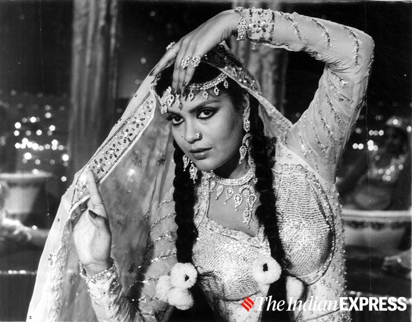 All the times Zeenat Aman impressed us with her on-screen looks ...