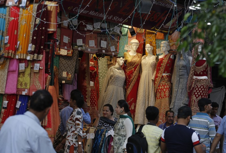 buy cheapest and trendy lehenga market shopping in delhi apart from chandi  chowk lajpat nagar karol bagh rncr | सस्ते और ट्रेंडी लहंगे खरीदने हैं तो  Chandni Chowk के अलावा ये 5