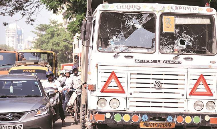 Mumbai: Shiv Sena protests Metro work in Kalbadevi, Girgaum