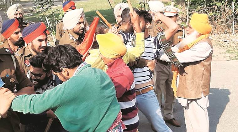 Medical college invites Sri Sri for lecture, student union protests