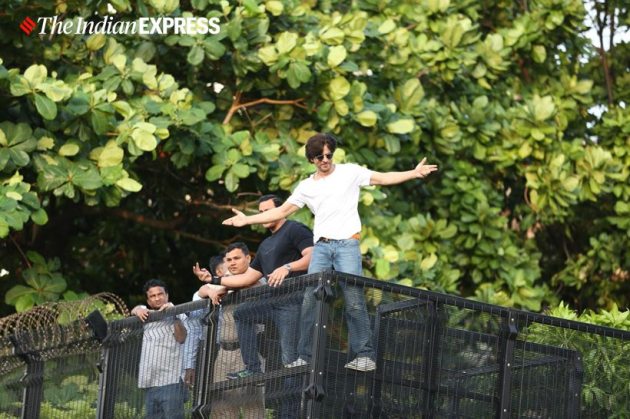 srk pose