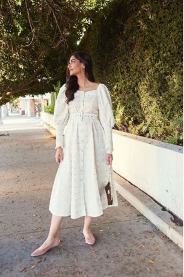 sonam kapoor latest photos, sonam kapoor recent photos, sonam kapoor, sonam kapoor fashion, celeb fashion, indian express. lifestyle