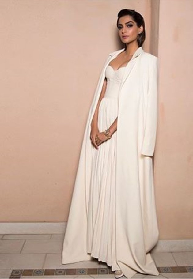 sonam kapoor latest photos, sonam kapoor recent photos, sonam kapoor, sonam kapoor fashion, celeb fashion, indian express. lifestyle