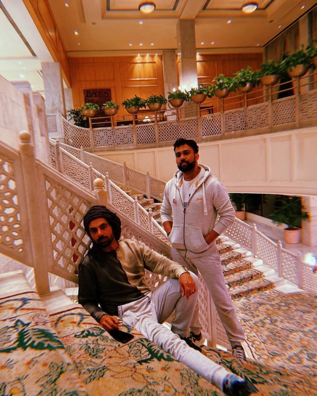 sunil grover with ali abbas zafar