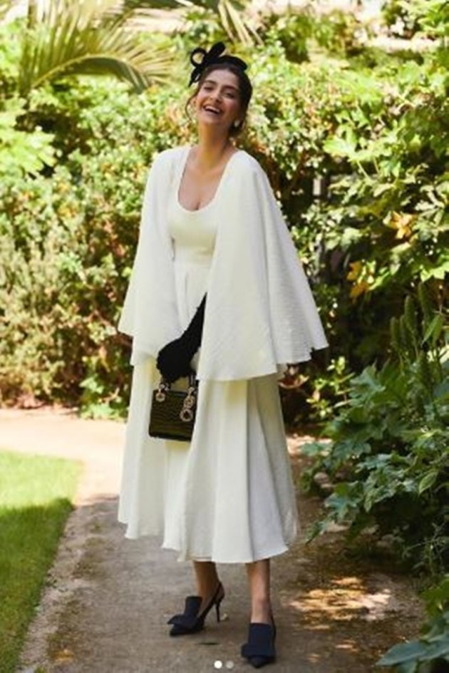 sonam kapoor latest photos, sonam kapoor recent photos, sonam kapoor, sonam kapoor fashion, celeb fashion, indian express. lifestyle