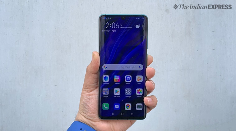 Flagships of 2019, 2019 best flagships, top flagships of the year, Apple iPhone 11 Pro Max, Samsung Galaxy Fold, OnePlus 7T Pro, Google Pixel 4, Motorola Moto Razr 2019, Samsung Galaxy Note 10 Plus, Huawei P30 Pro, Flagships that defined 2019