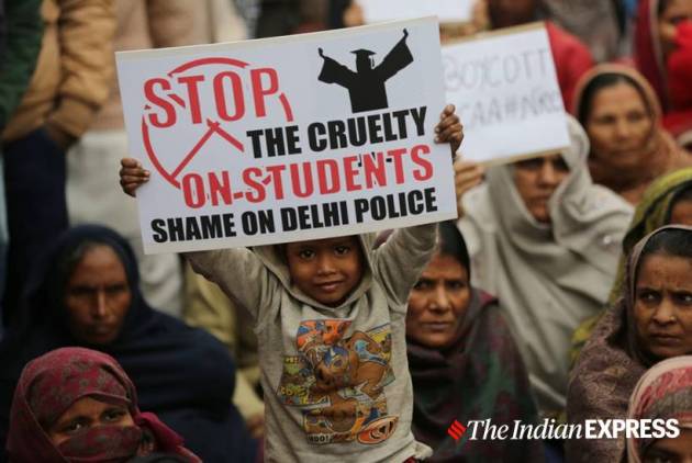 Protests against CAA continue in Delhi, protest march at Seelampur turns violent