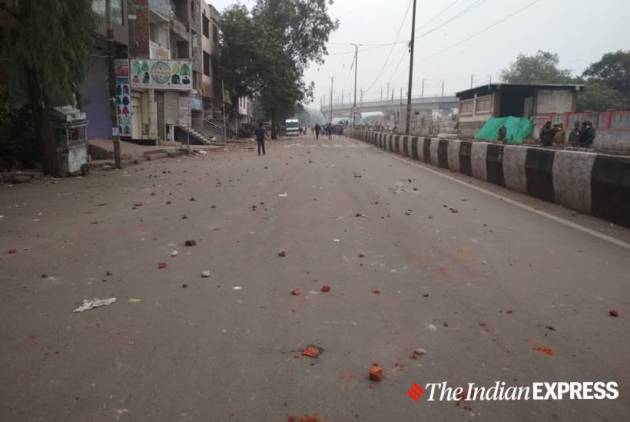 Protests against CAA continue in Delhi, protest march at Seelampur turns violent