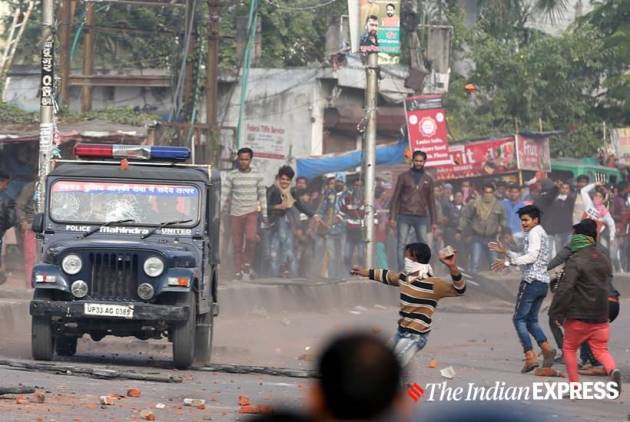 CAA protests turn violent in Lucknow as police station torched, vehicle set ablaze