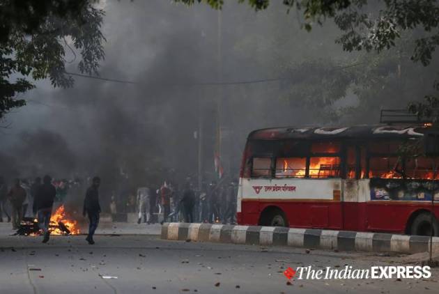 CAA protests turn violent in Lucknow as police station torched, vehicle set ablaze