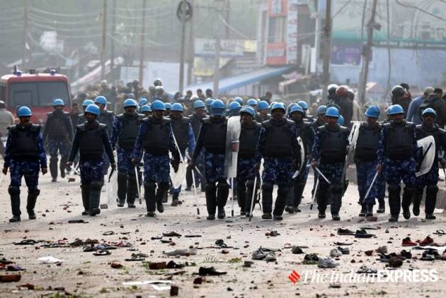 CAA protests turn violent in Lucknow as police station torched, vehicle set ablaze