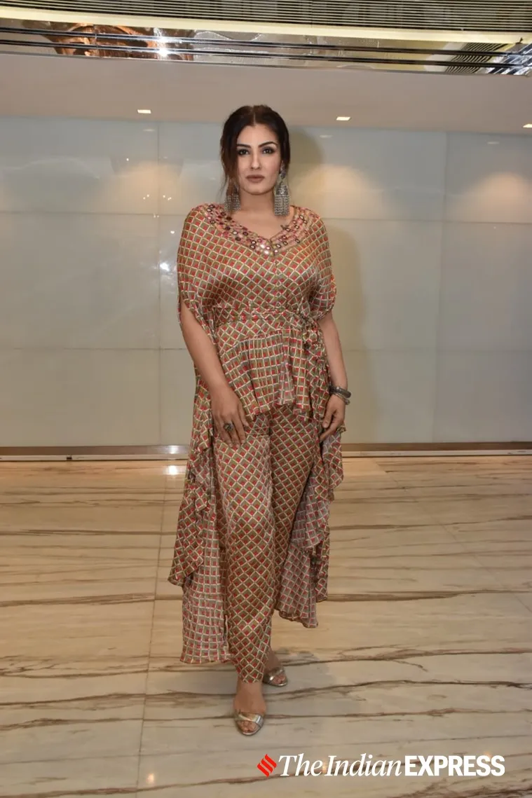 Rabina Sex - Raveena Tandon's outfit has poor silhouette game, here's why | Lifestyle  News,The Indian Express