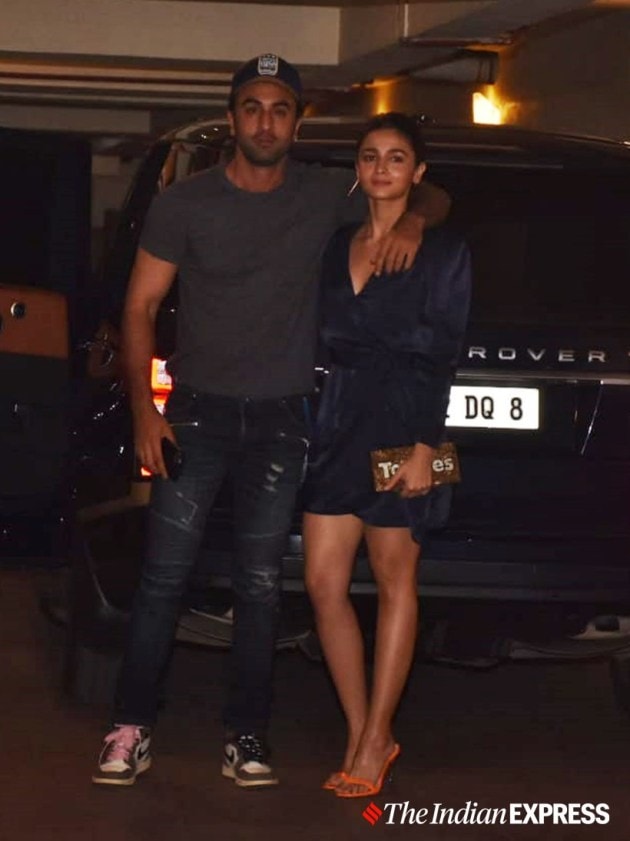 bollywood christmas celebration photos, alia bhatt and ranbir kapoor photos, bhumi pednker latest photos, christmas photos, rakulpreet latest photos, indian express, lifestyle