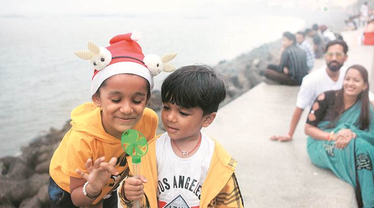 Mumbai wakes up to light rain, haze on Christmas; records ‘poor’ AQI