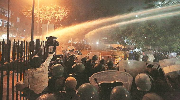 Delhi As Darya Ganj Goes From Calm To Chaotic Police Station Hospital Turn Nerve Centres 