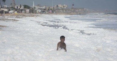 Chennai, Chennai Beach, Chennai rains, Tamil Nadu rains, Froth foam, Marina foam, Marina beach, Foam marina, Indian Express News, Chennai news,