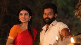 Irandam Ulagaporin Kadaisi Gundu review