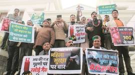 onion prices, protests over onion prices, protests over onion prices in Himachal, Congress protest over onion prices, Himachal Pradesh news, indian express