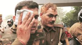 injured cop Jamia Millia islamia protests, holy family hospital, jamia university clashes, protests at jamia university, citizenship amendment bill, delhi city news, delhi police