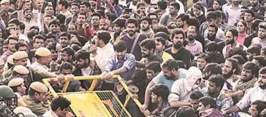 jnu protest,jnu protests march parliament, police lathi charge jnu studehnts, jnu protest news,jawaharlal nehru university, JNU hostel fee hike, jnu students protest today