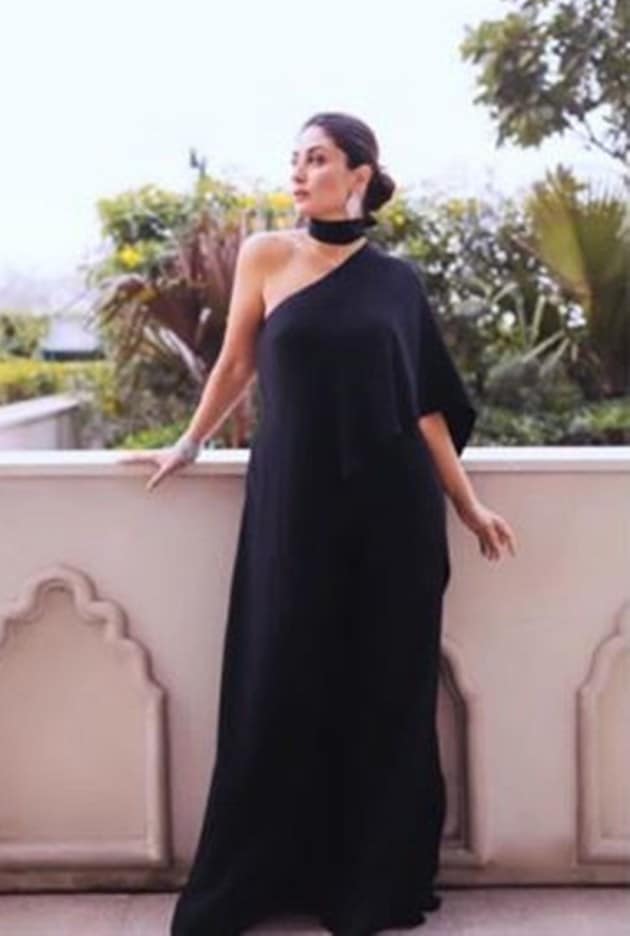 kareena kapoor latest photos, deepika padukone latest photos, alia bhatt latest photos, sonam kapoor latest photos, black outfits, indian express