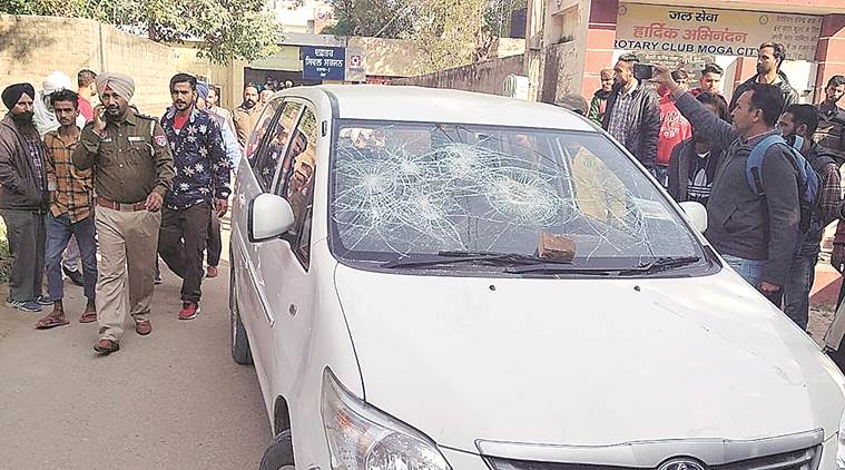 Punjab: Protesters heckle MLA, vandalise his vehicle | Ludhiana News ...