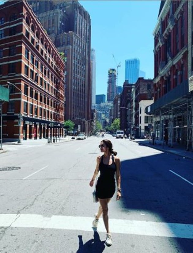 kareena kapoor latest photos, deepika padukone latest photos, alia bhatt latest photos, sonam kapoor latest photos, black outfits, indian express