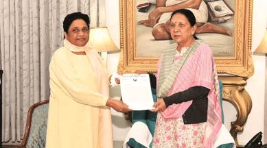 unnao rape case, unnao rape victim set ablaze, unnao rape victim dies, unnao rape case trial, yogi adityanath, akhilesh yadav, akhilesh yadav dharna outside lucknow assembly