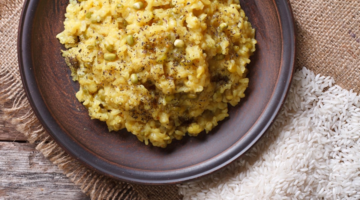 moong dal khichdi, beneficios de moong dal, recetas de khichdi, moong dal khichdi dr áspero vardhan, indianexpress.com, indianexpress, salud de moong dal khichdi, cómo hacer moong dal khichdi,