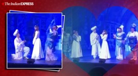 aladdin propose jasmine, onstage aladdin propose jasmine, unusual proposal, viral news, indian express