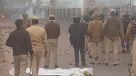 Citizenship law protests turn violent in Seelampur: 12 policemen are injured