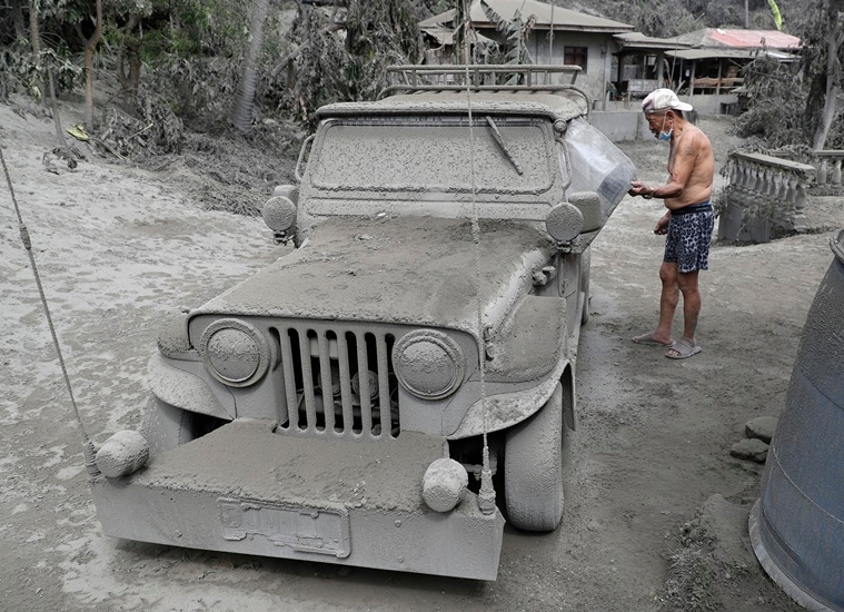 Taal volcano, Philippines, volcanic eruption, Pictures of Taal volcano, volcanic ash in Philippines, viral video, Philippines, volcanic eruption in Philippines, Trending, Indian Express news