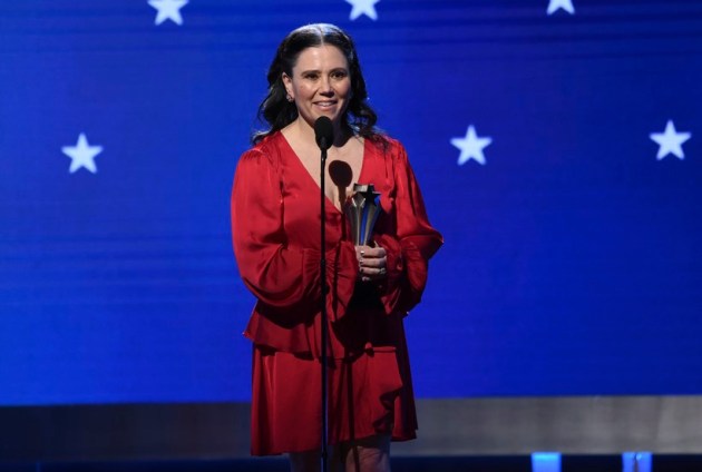 Alex Borstein Critics Choice winner