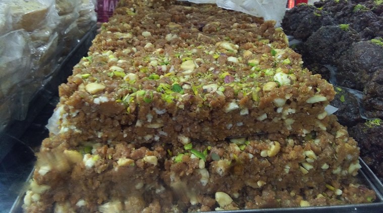 safed gajar ka halwa, white carrot halwa, indianexpress.com, white carrots, what are white carrots, indianexpress, safed gajar halwa, how to make safed gajar halwa, how to make gajar halwa, types of gajar halwa, carrot halwa types, food, delhi food, old delhi food, jama masjid food, jama masjid sweets, ghee seets, best of old delhi food, sheeren bhawan, old delhi sheeren bhawan, 