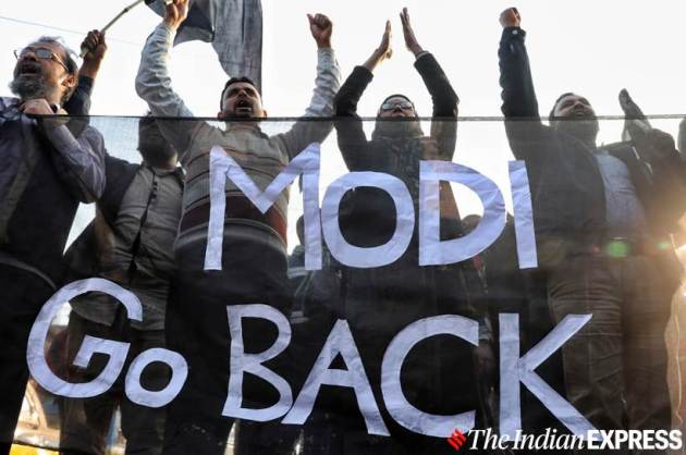 Modi Kolkata Photos, Kolkata Modi photos, Modi Mamamta Banerjee photos, Mamata Banerjee Kolkata Modi, Modi CAA protest, Go back Modi photos, Modi go back pictures, indian express photos